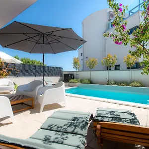  Villa Beachfront Taris With Seaview